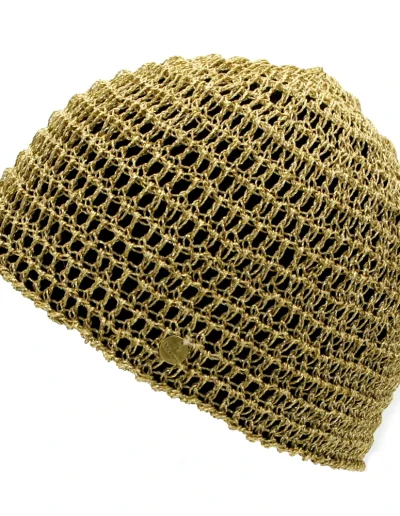 Gorro dorado de crochet hecho a mano, inspirado en Emilia Pardo Bazán - Complemento artesanal español en hilo metalizado