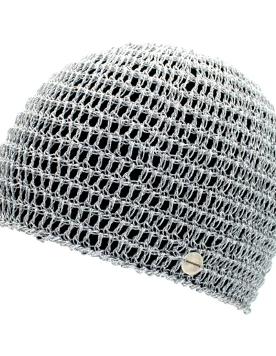 Gorro plateado de crochet hecho a mano, inspirado en Emilia Pardo Bazán - Complemento artesanal español en hilo metalizado