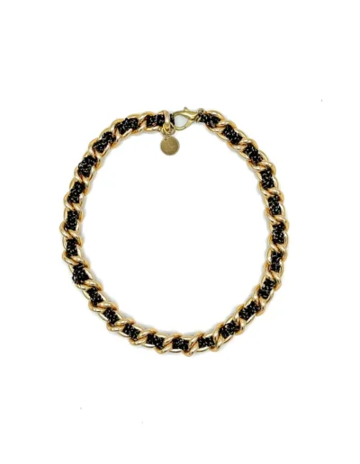 Collar Mallo negro. Hecho de metal dorado y ganchillo