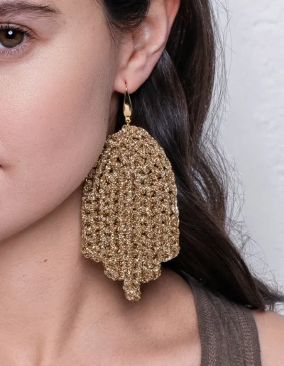 Pendientes dorados crochet mujer LaMano De Oro hechos a mano – BeMeknes