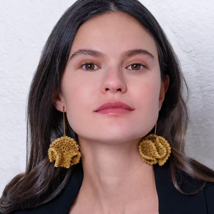 Pendientes crochet dorados Anémona Flotante hechos a mano