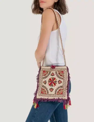 Bolso artesanal 'Mum' de Bemeknes – Réplica del bolso original tejido a mano en Gaucín hace 40 años. Pieza única hecha bajo pedido, con diseño atemporal y valor emocional. Moda sostenible y duradera (made to last).