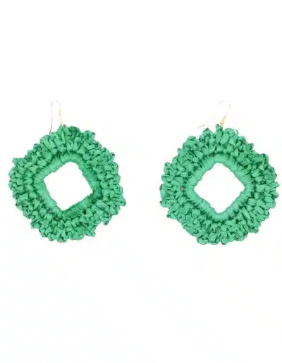 Pendiente Fleurir Gladiolo. Pendiente de ganchillo forma rombo de color verde