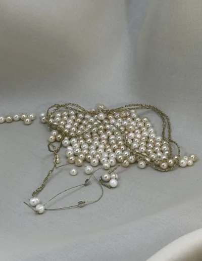Collar de DeMedicis perlas tejido a mano con cadeneta de 120 cm y perlas en los extremos