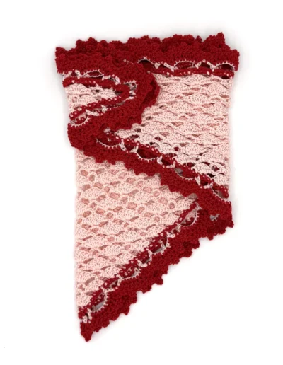 Pañuelo Cornelia Rosa y rojo hecho a mano en España, diseño triangular artesanal de algodón 100%