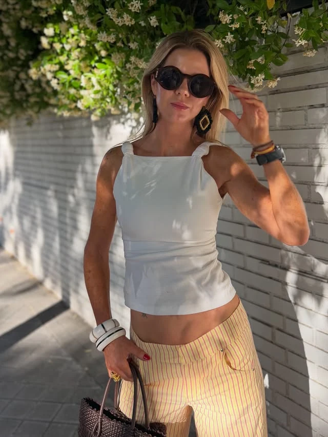 Amelia Bono con sus pendientes Rombo Bemeknes
